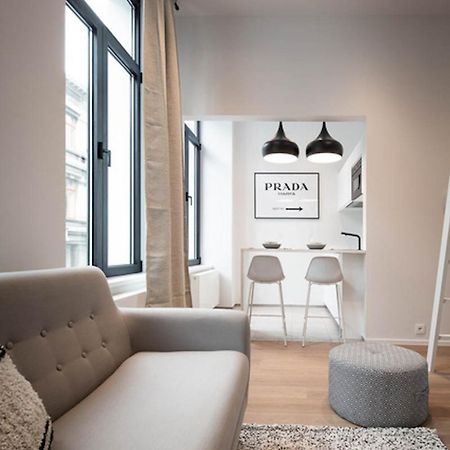 Studios Fully Equipped Near Place Stephanie Brussel Bagian luar foto