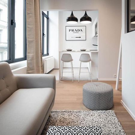 Studios Fully Equipped Near Place Stephanie Brussel Bagian luar foto